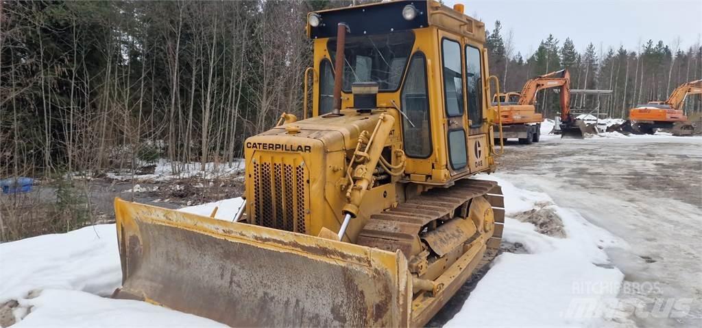 CAT D4E Гусеничные бульдозеры