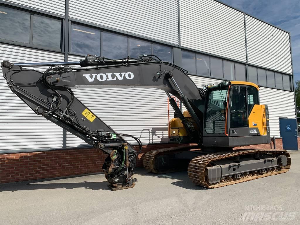 Volvo ECR235EL Гусеничные экскаваторы