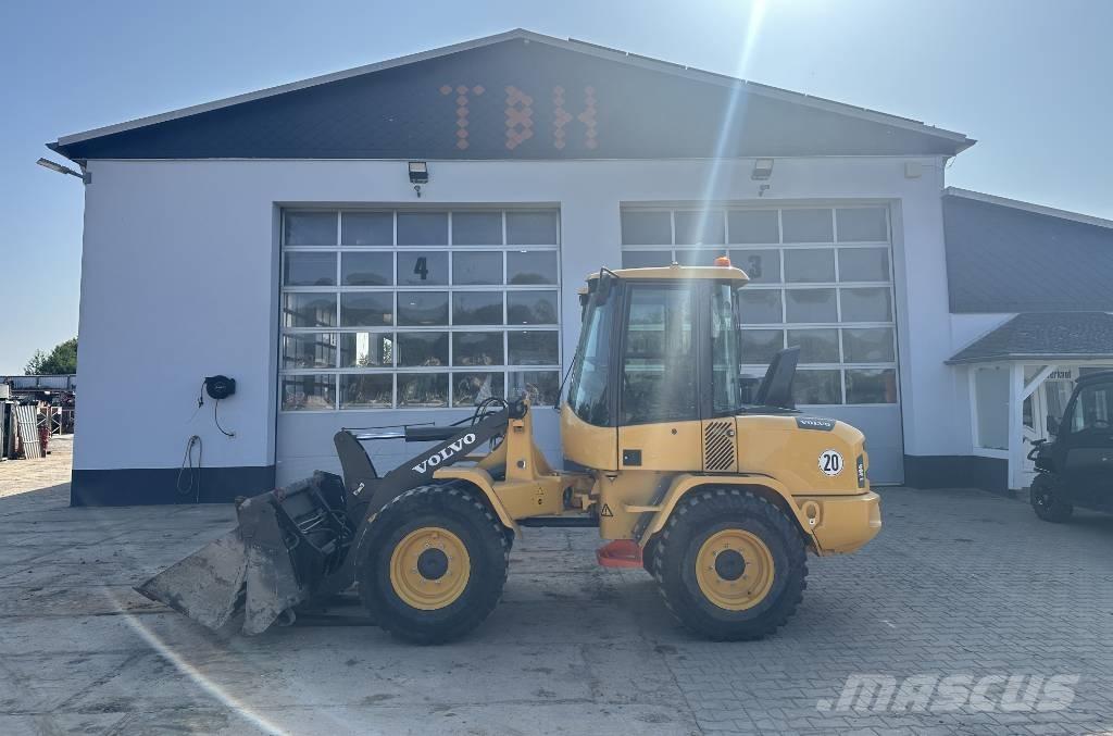 Volvo L 30 G Фронтальные погрузчики
