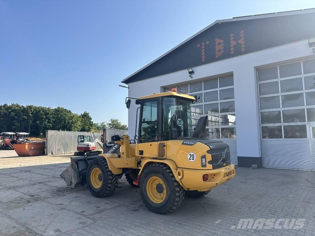 Volvo L 30 G Фронтальные погрузчики