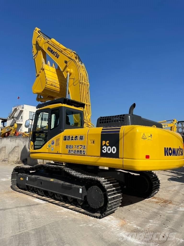 Komatsu PC 300-7 Гусеничные экскаваторы