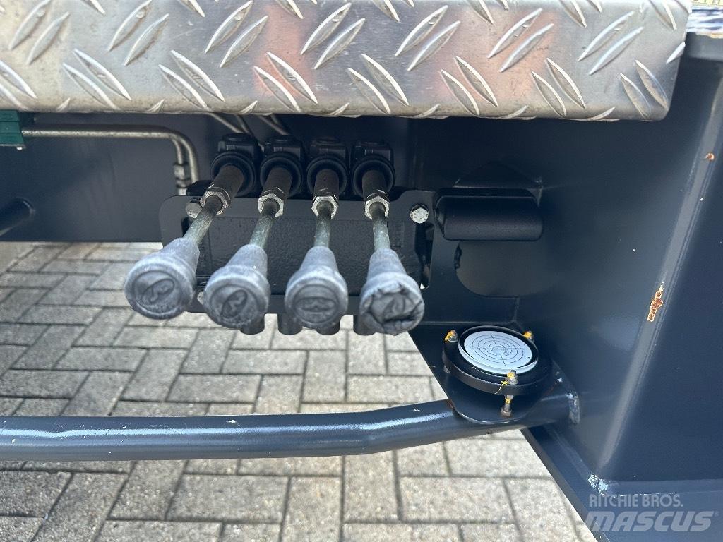 Böcker AHK 30/1600 Автокраны