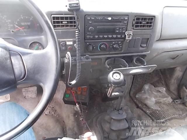 Ford 750 XLT Специальные грузовики
