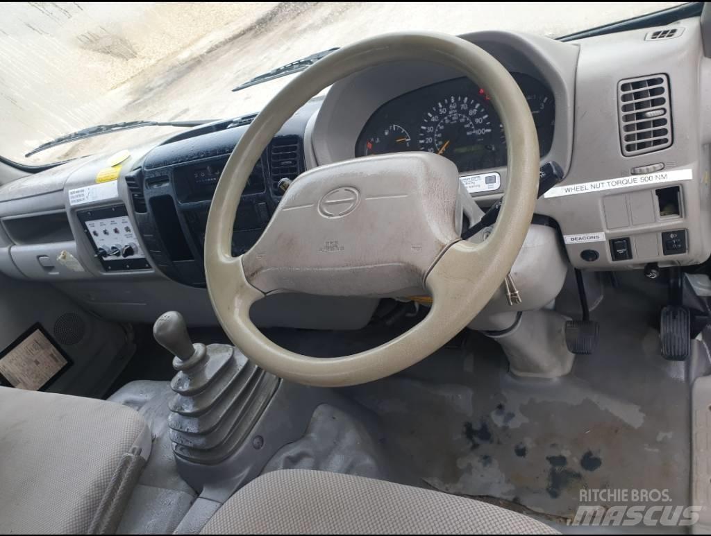 Hino 300 Специальные грузовики