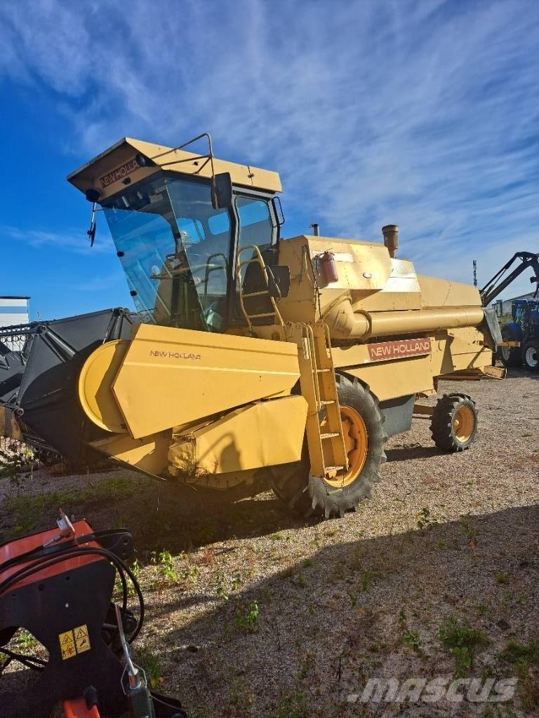 New Holland 8030 H Зерноуборочные комбайны