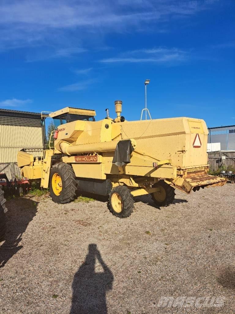 New Holland 8030 H Зерноуборочные комбайны