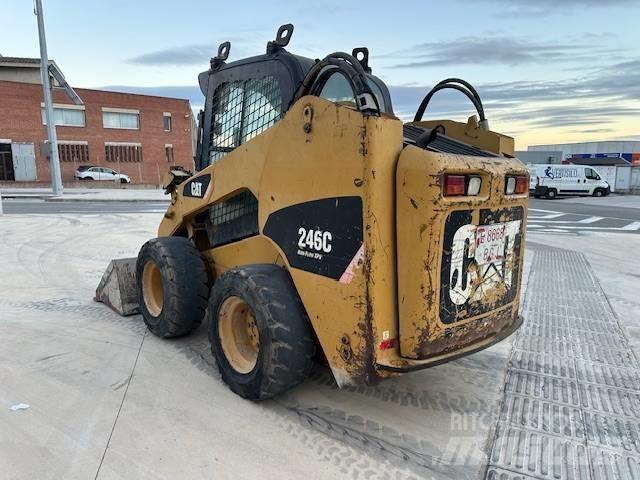 CAT 246 C Мини-погрузчики
