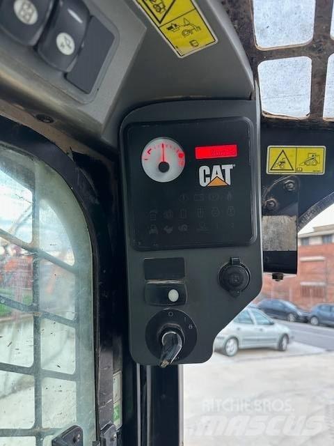 CAT 246 C Мини-погрузчики