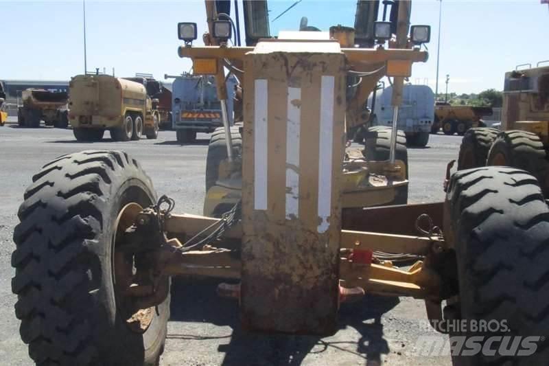 CAT 140K Грейдеры