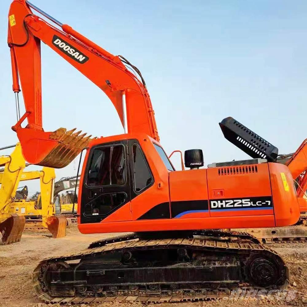 Doosan 225 Гусеничные экскаваторы