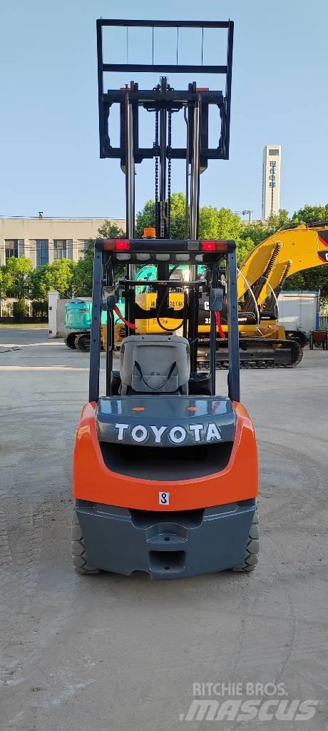 Toyota FD30 Дизельные погрузчики