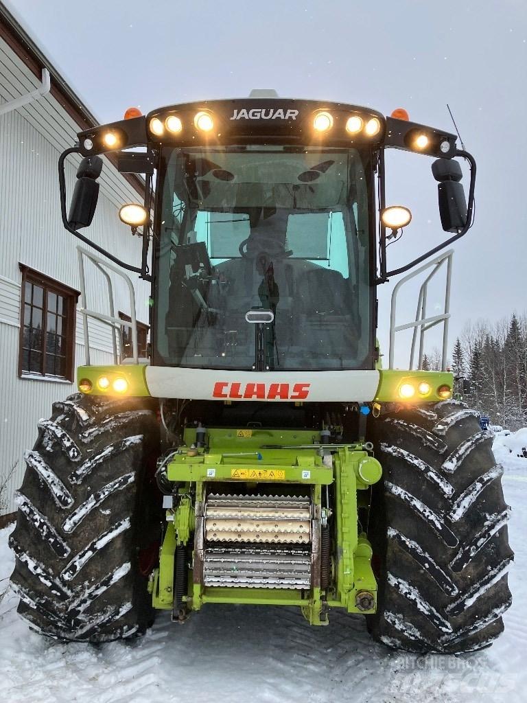 CLAAS Jaguar 950 Самоходные кормоуборочные комбайны