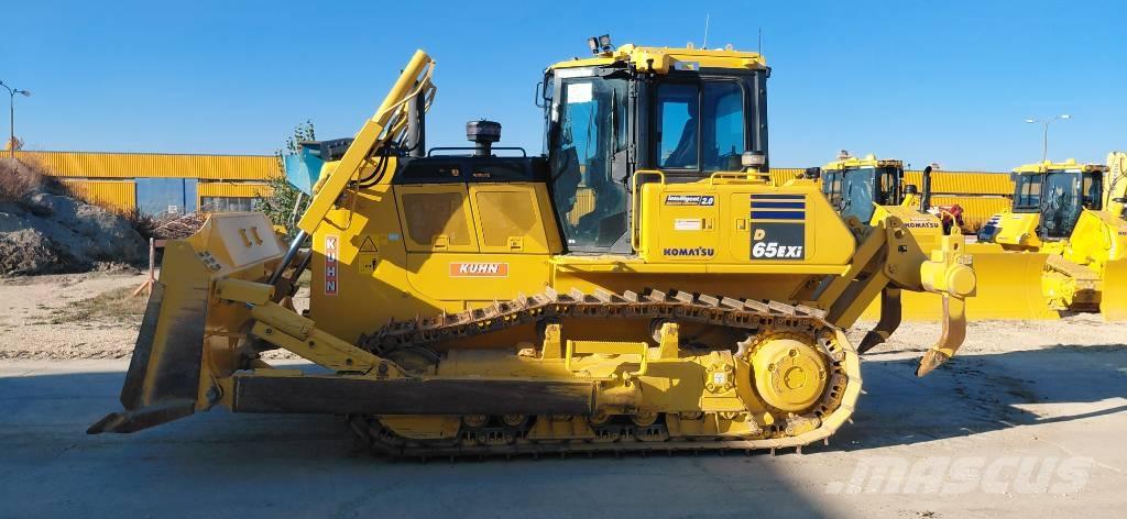 Komatsu D65EXi Гусеничные бульдозеры