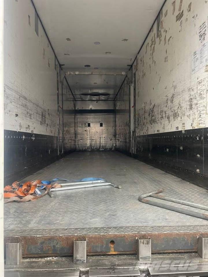 VAK V 4-40 Прицепы-рефрижераторы