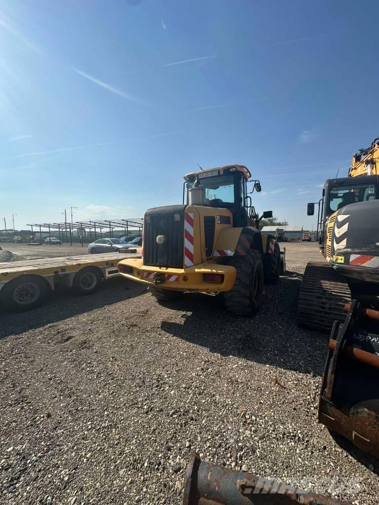 JCB 436 HT Фронтальные погрузчики