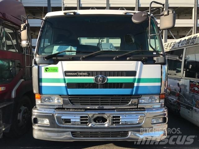 UD KL-CK482BAT Седельные тягачи