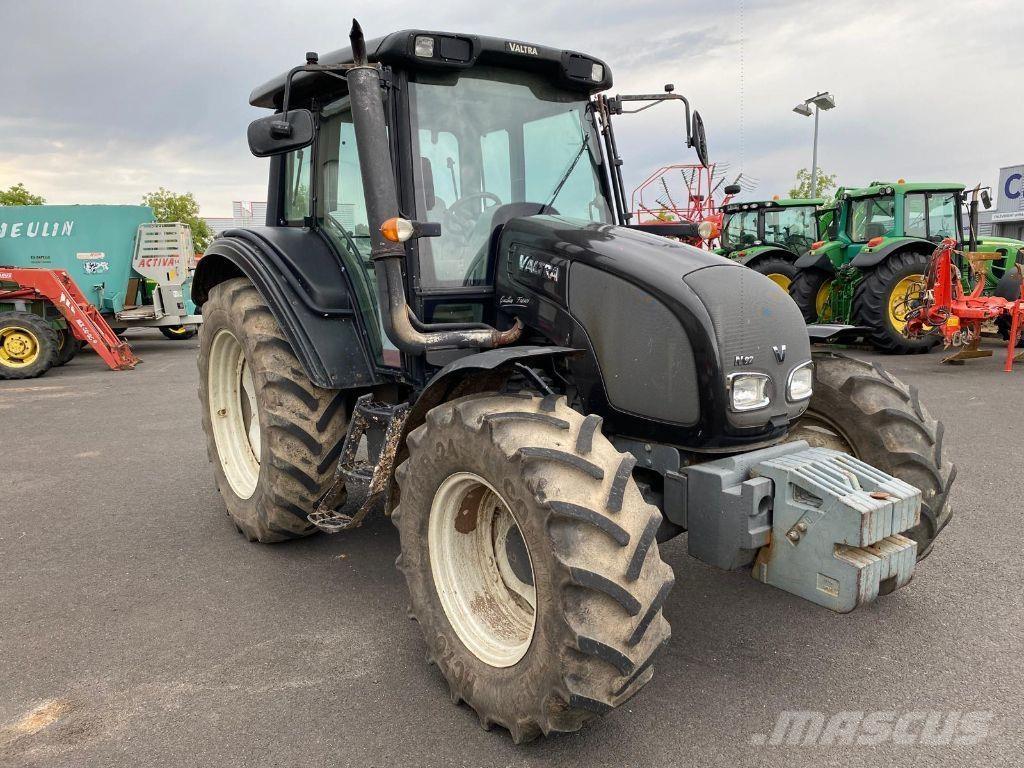 Valtra N92 HITECH Трактора