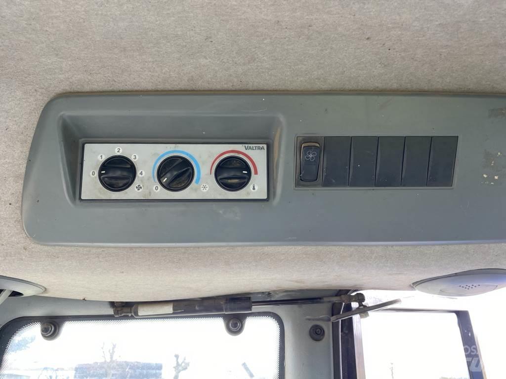 Valtra N92 HITECH Трактора