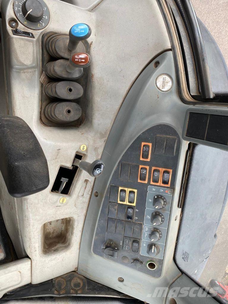 Valtra N92 HITECH Трактора