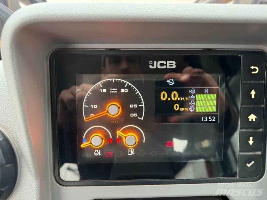 JCB 411 HT Фронтальные погрузчики