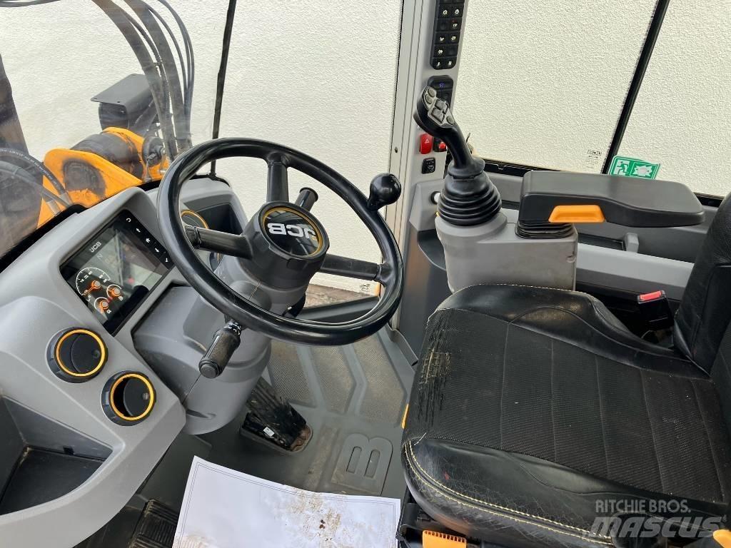 JCB 413S Фронтальные погрузчики