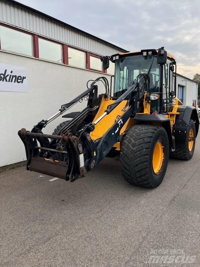JCB 413S Фронтальные погрузчики