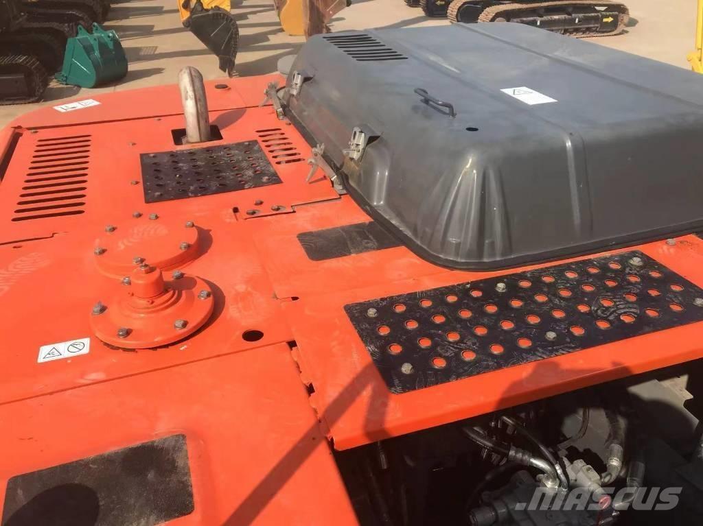 Hitachi 240-3 Гусеничные экскаваторы