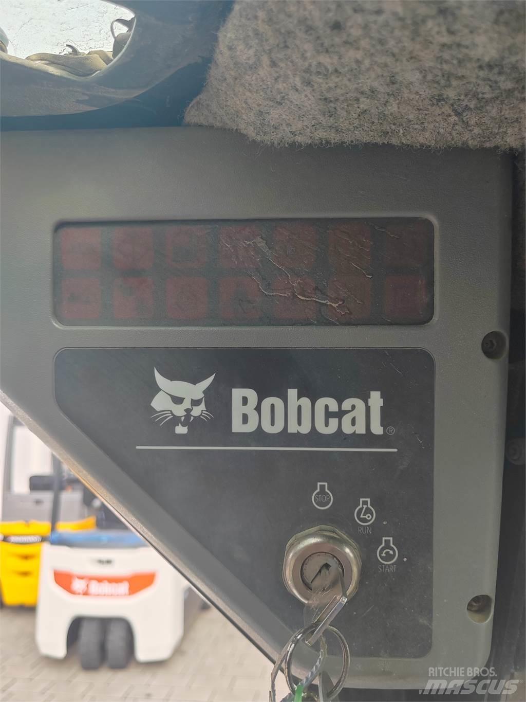 Bobcat T140 Гусеничные экскаваторы