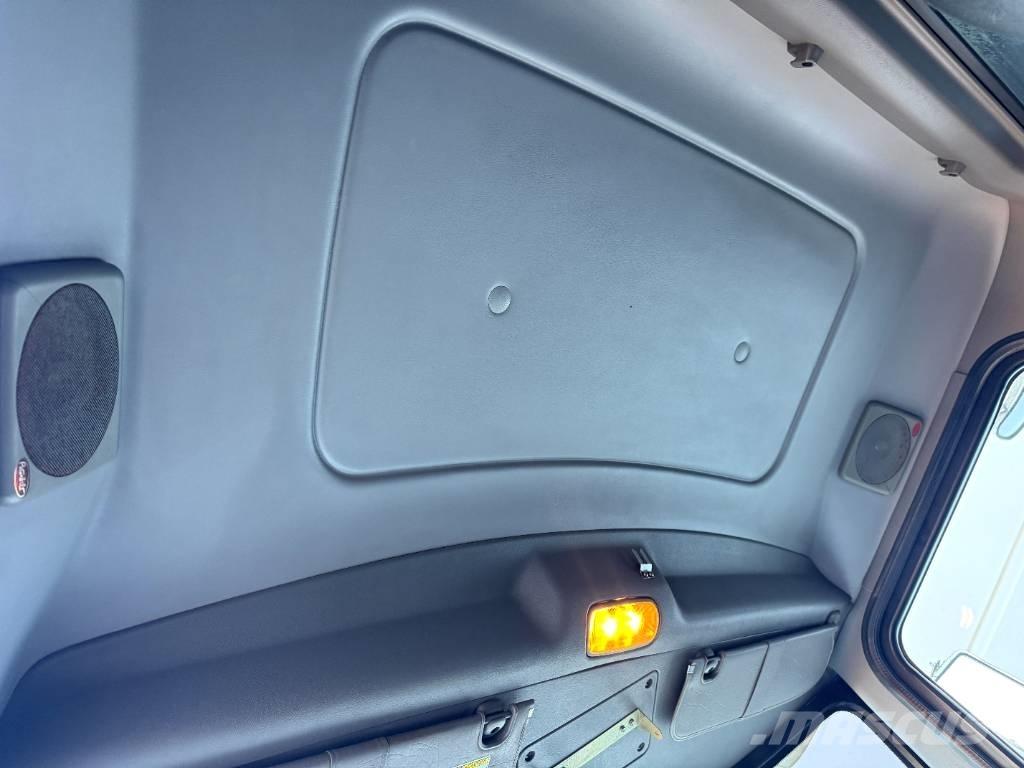 Peterbilt 348 Грузовики-Самосвалы