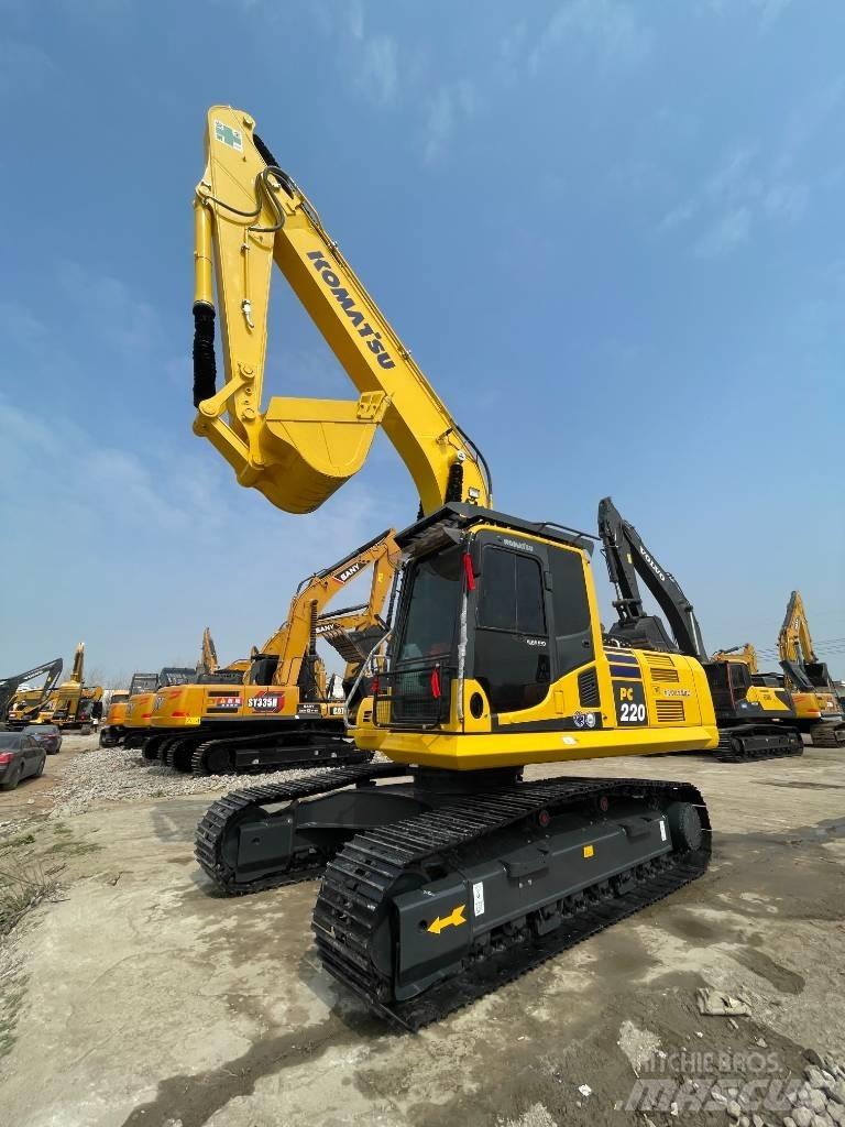 Komatsu PC 220 Гусеничные экскаваторы