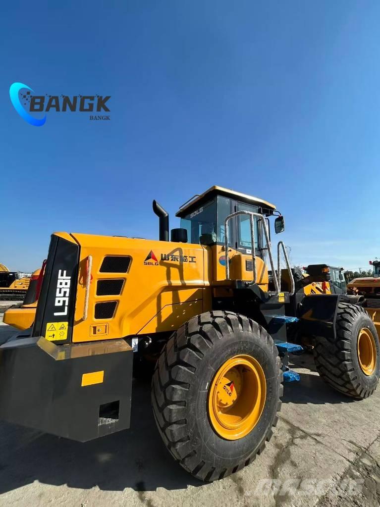 SDLG L 958 F Фронтальные погрузчики