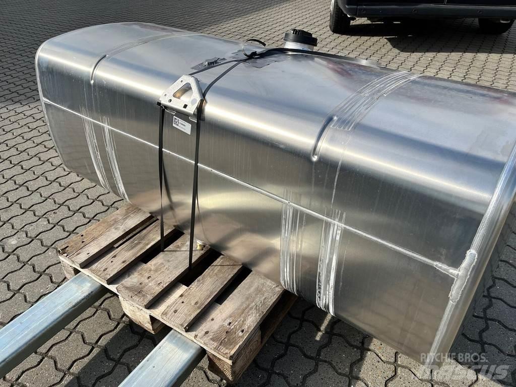 DAF XG Баки для топлива и присадок