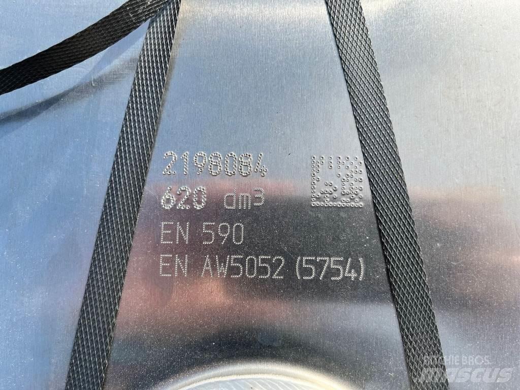 DAF XG Баки для топлива и присадок