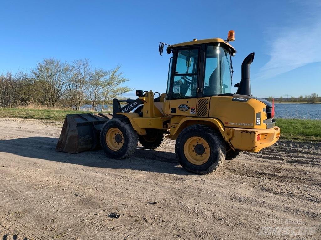 Volvo L 30 G Фронтальные погрузчики