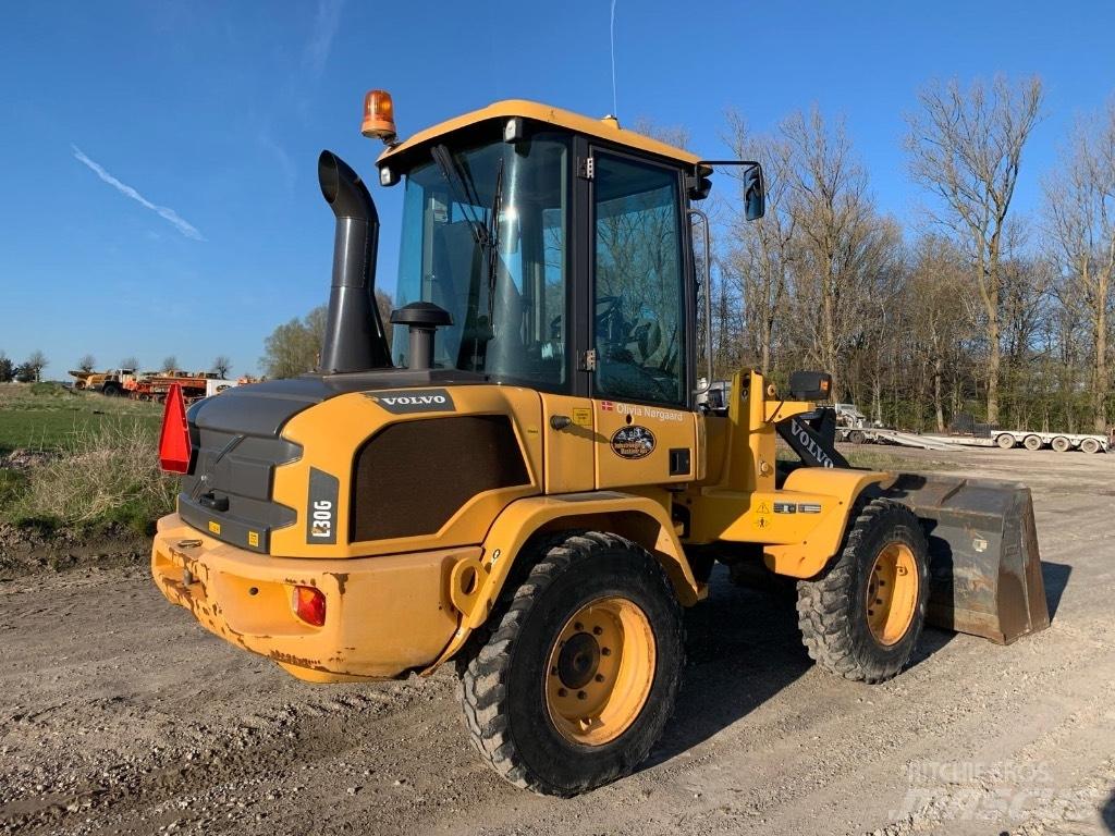 Volvo L 30 G Фронтальные погрузчики