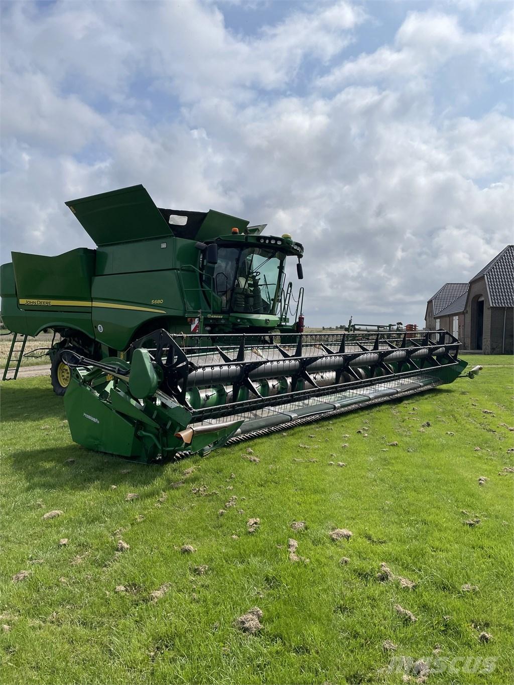John Deere S 680 Зерноуборочные комбайны