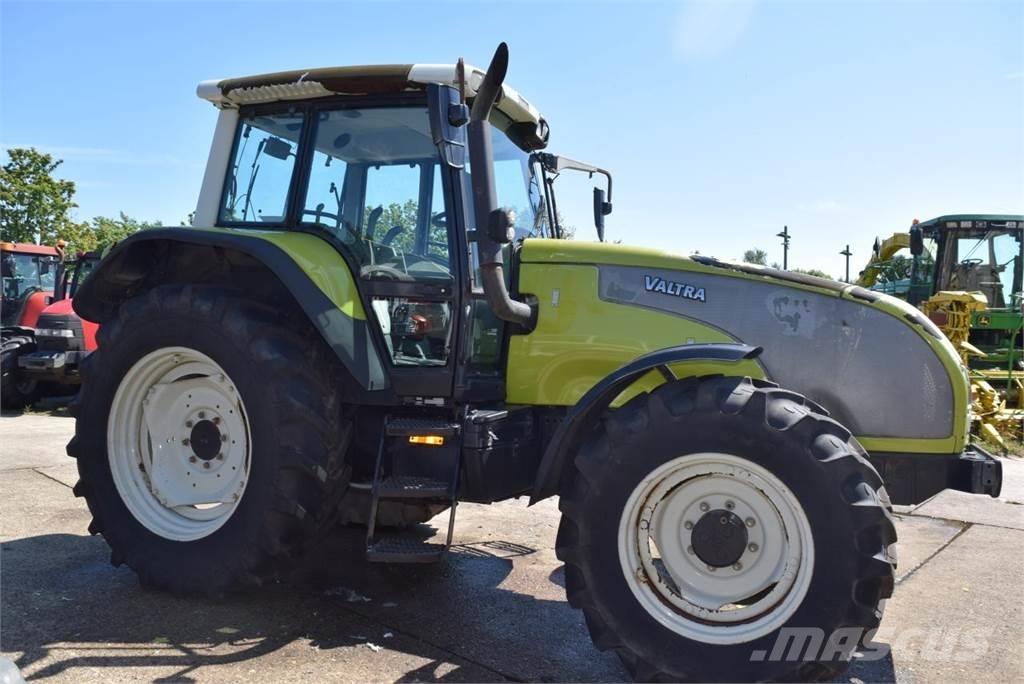 Valtra T120 Трактора