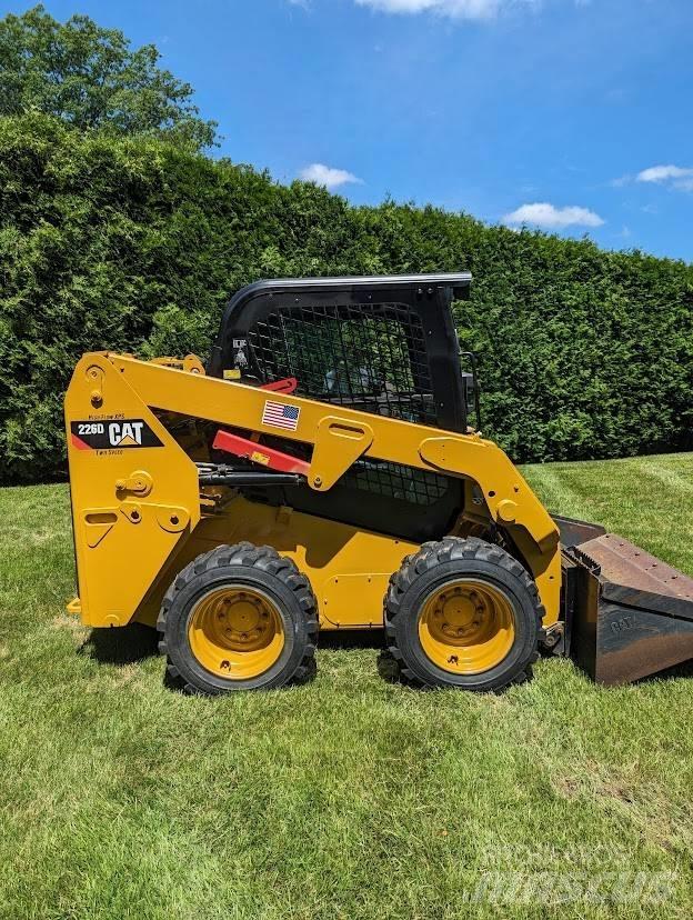 CAT 226 D Мини-погрузчики