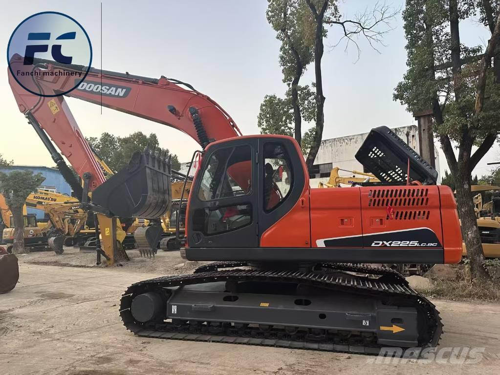 Doosan DX 225 LC Гусеничные экскаваторы