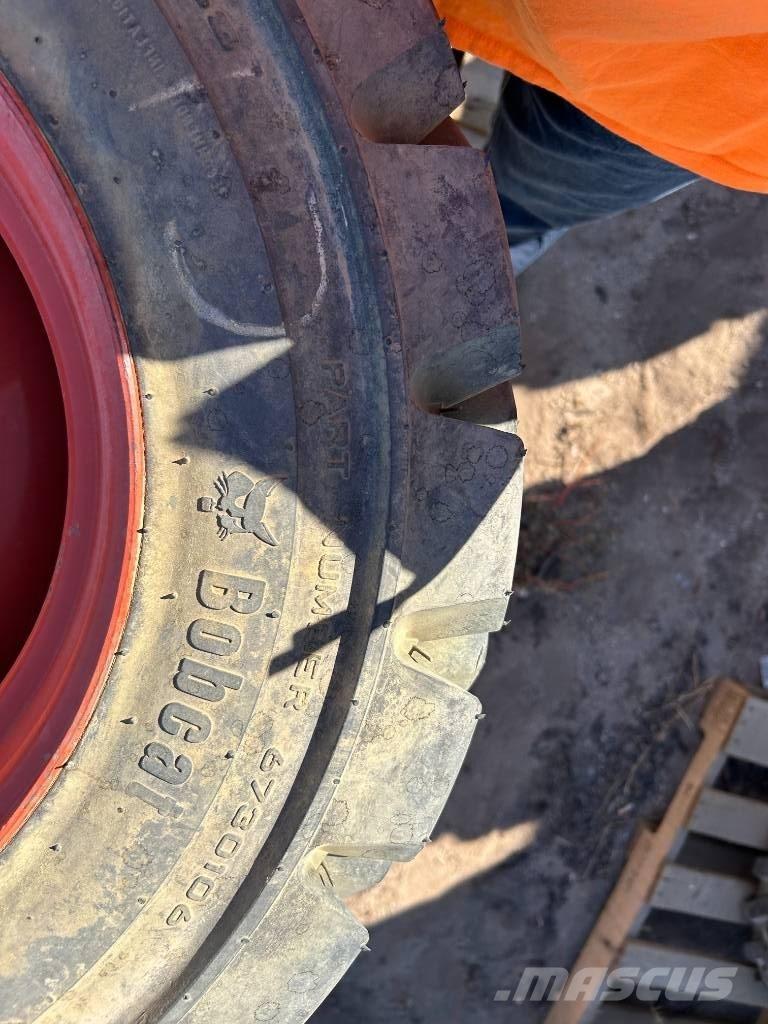 Bobcat 10x16.5 Tires Шины и колёса