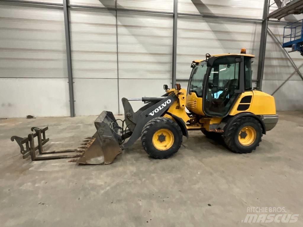 Volvo L 25 F Фронтальные погрузчики
