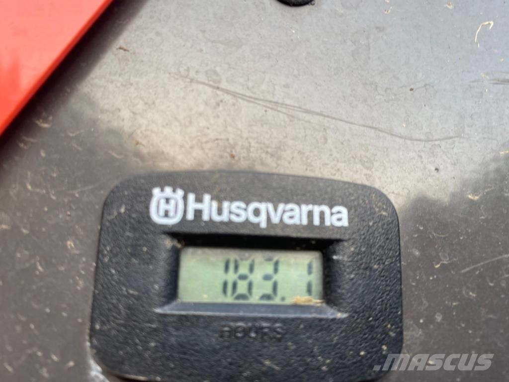 Husqvarna P 525 D Самоходные газонокосилки