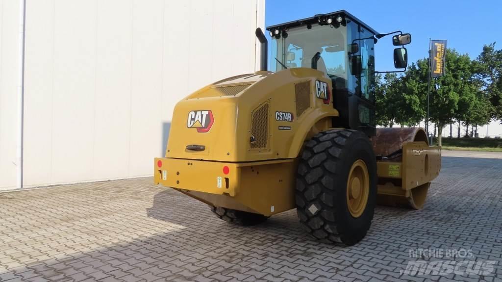 CAT CS74B Грунтовые катки