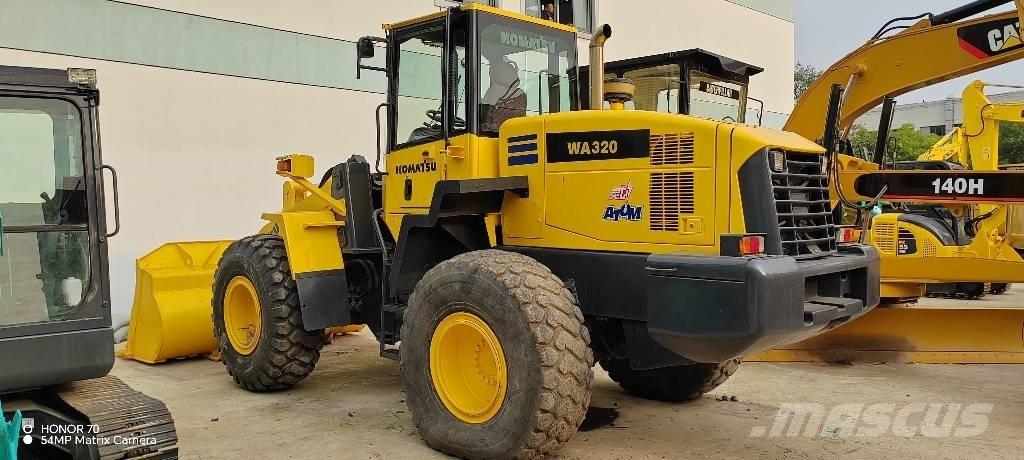 Komatsu WA 320-5 Фронтальные погрузчики