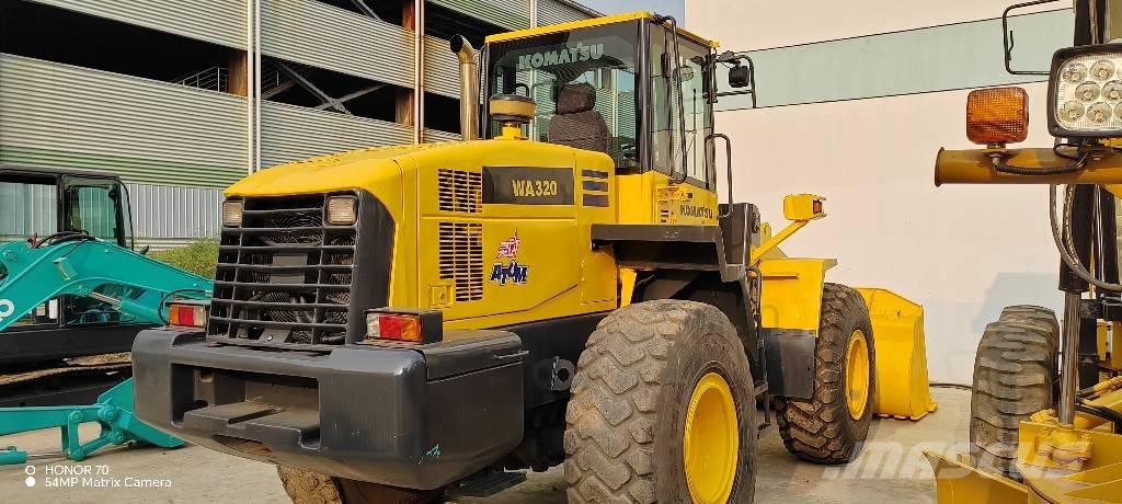 Komatsu WA 320-5 Фронтальные погрузчики
