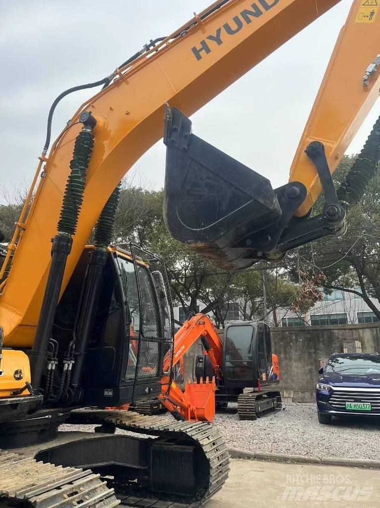 Hyundai R220-9S Колёсные экскаваторы