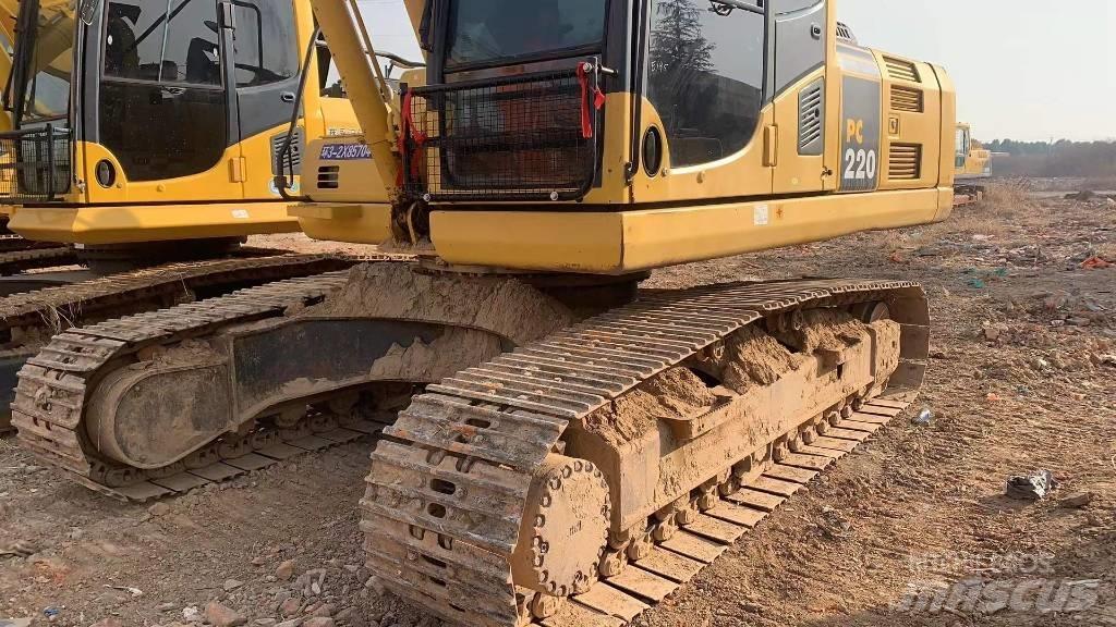 Komatsu PC 220 Гусеничные экскаваторы