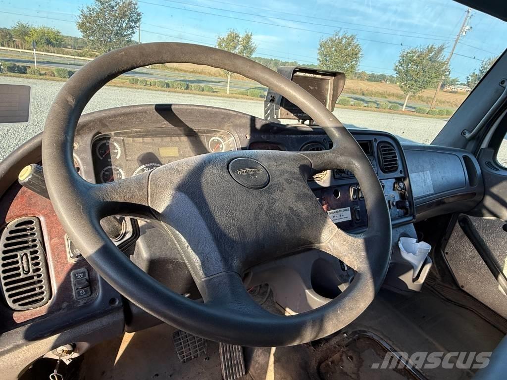 Freightliner M2 Мусоровозы