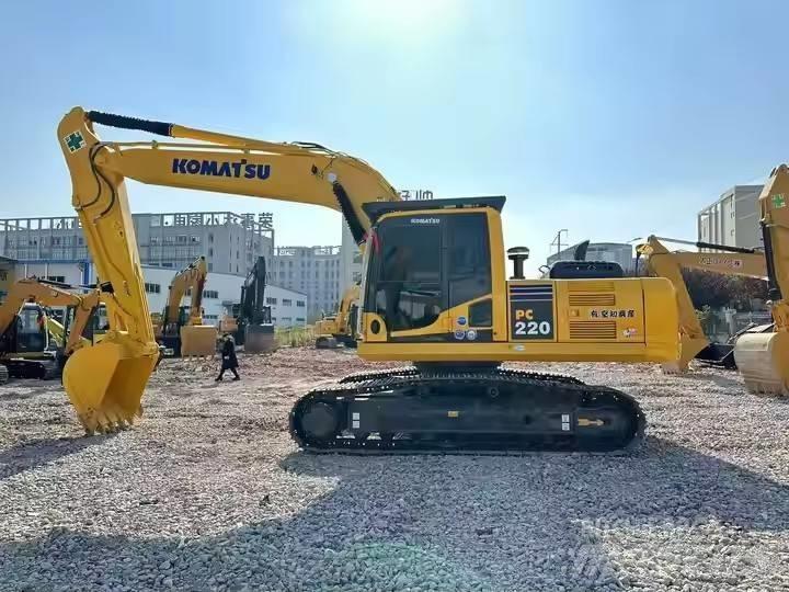 Komatsu PC 220 Гусеничные экскаваторы