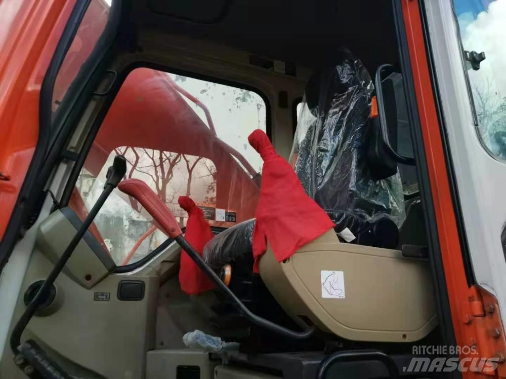 Doosan DH 220 LC-7 Гусеничные экскаваторы
